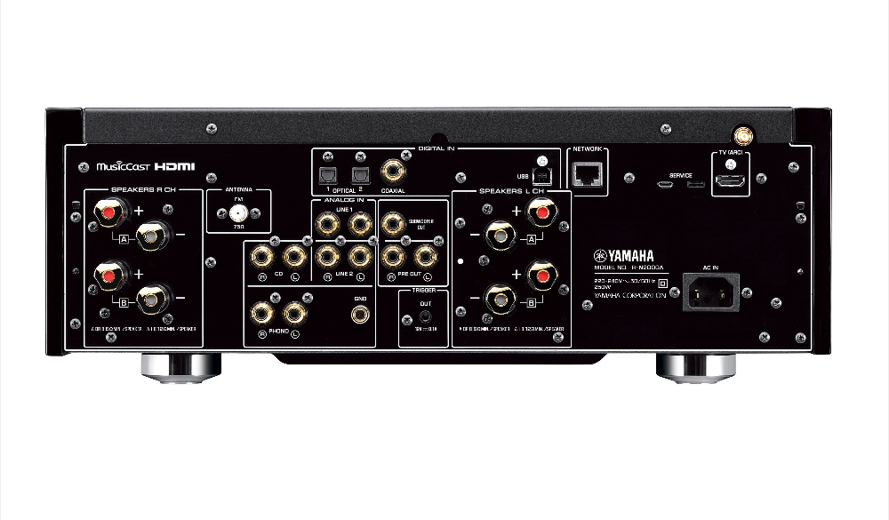 Yamaha R-N2000A zwart